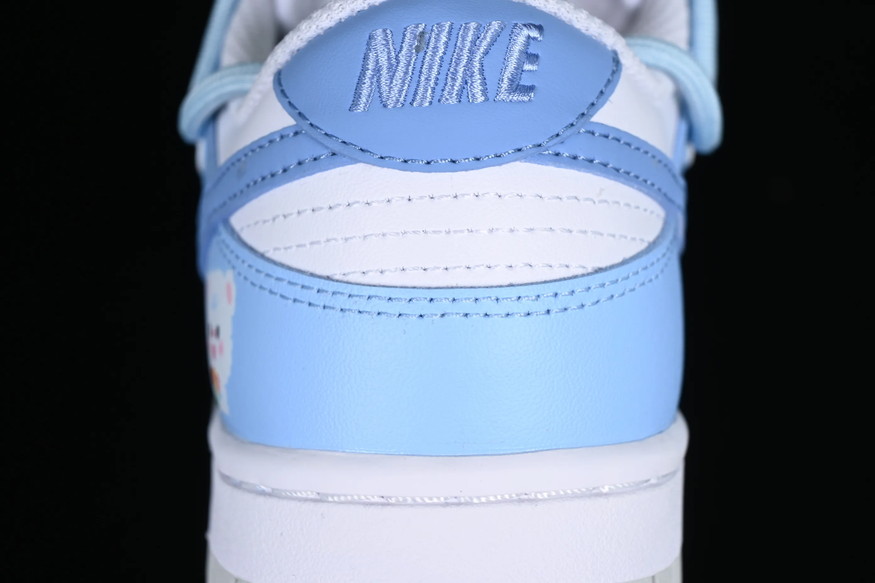 All Categories Nk SB Dunk Series Nk SB Dunk Low Low-top sneakers Nk Dunk Low Happy Bear White and blue cute girl SB deconstructed double shoelace low-top casual sneakers DH9765-102